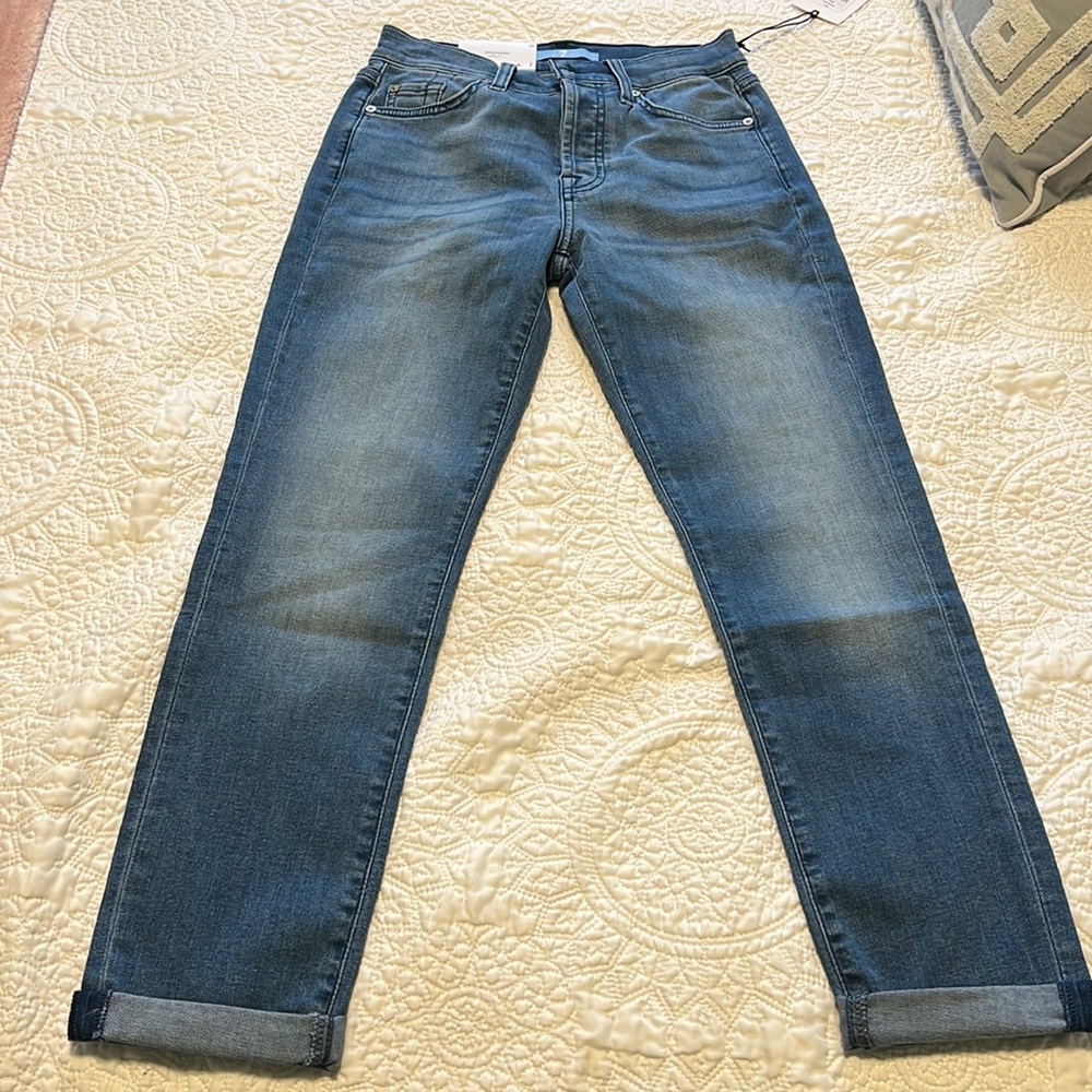 7 For All Mankind Josefina feminine Boyfriend Light Wash Jeans Button Size 23